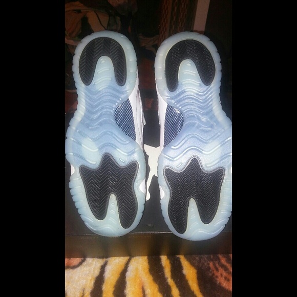 These are the legend blue 11s - Picture 3 of 4